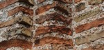 натуральные кирпичи 12 века-стены церкви-позновательно!