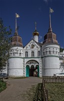 Церковь Николая Чудотворца и Святые ворота 2.