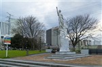 Памятник "отцам-основателям Америки" - иммигрантам