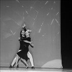 Танцуют Александра и Юрий Махно.
