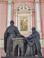 Скульптура: преподобные равноапостольные Кирилл и Мефодий, учителя Словенские (центр Москвы)